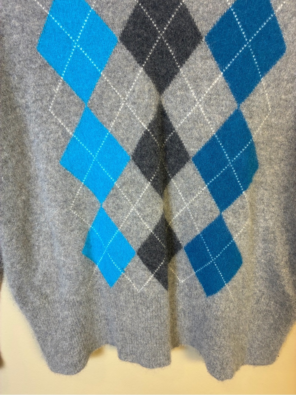 Apt. 9 100% Cashmere V Neck Argyle Pullover Sweater - Picture 5 of 11